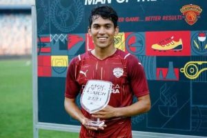 محمد شكري: “مازلت لاعبًا في سيراميكا.. ولم يتواصل معي أحدًا من الأهلي”